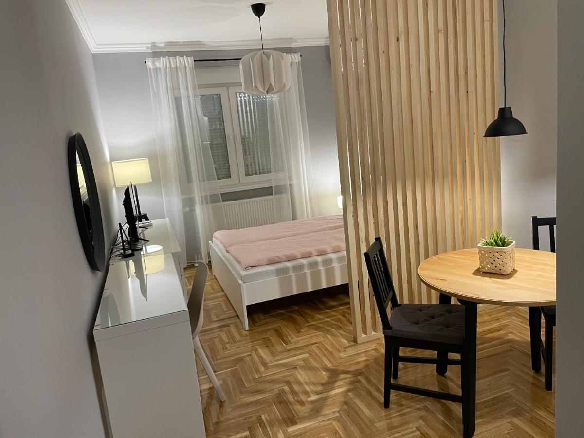 Apartmani Sombor Esterno foto