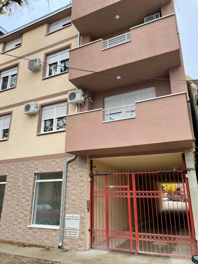 Apartmani Sombor Esterno foto