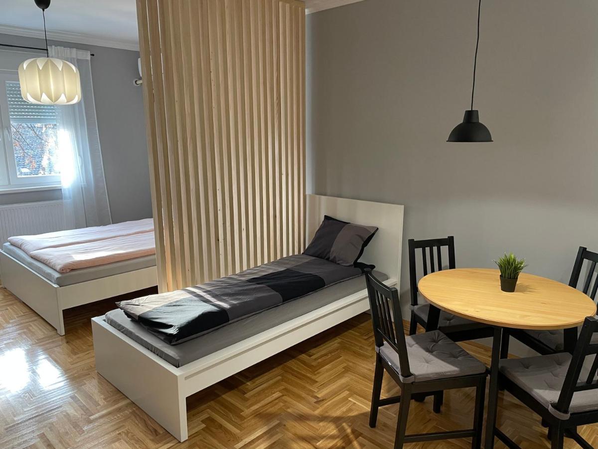 Apartmani Sombor Esterno foto